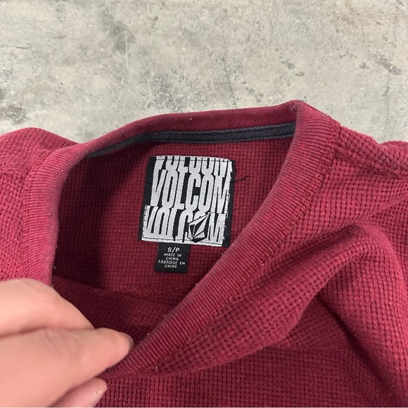 Volcom Red Thermal Long Sleeve Shirt Small - Picture 3 of 9